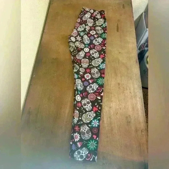 Bobbie Brooks Ladies Sugar Skull Print Super Soft Leggings‎ Sz M - Picture 2 of 7